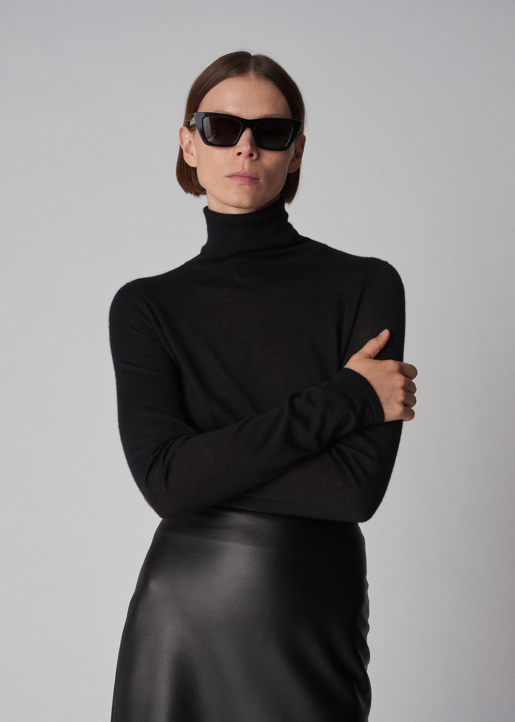 Slim Turtleneck Top in Fine Cashmere - Black - CO