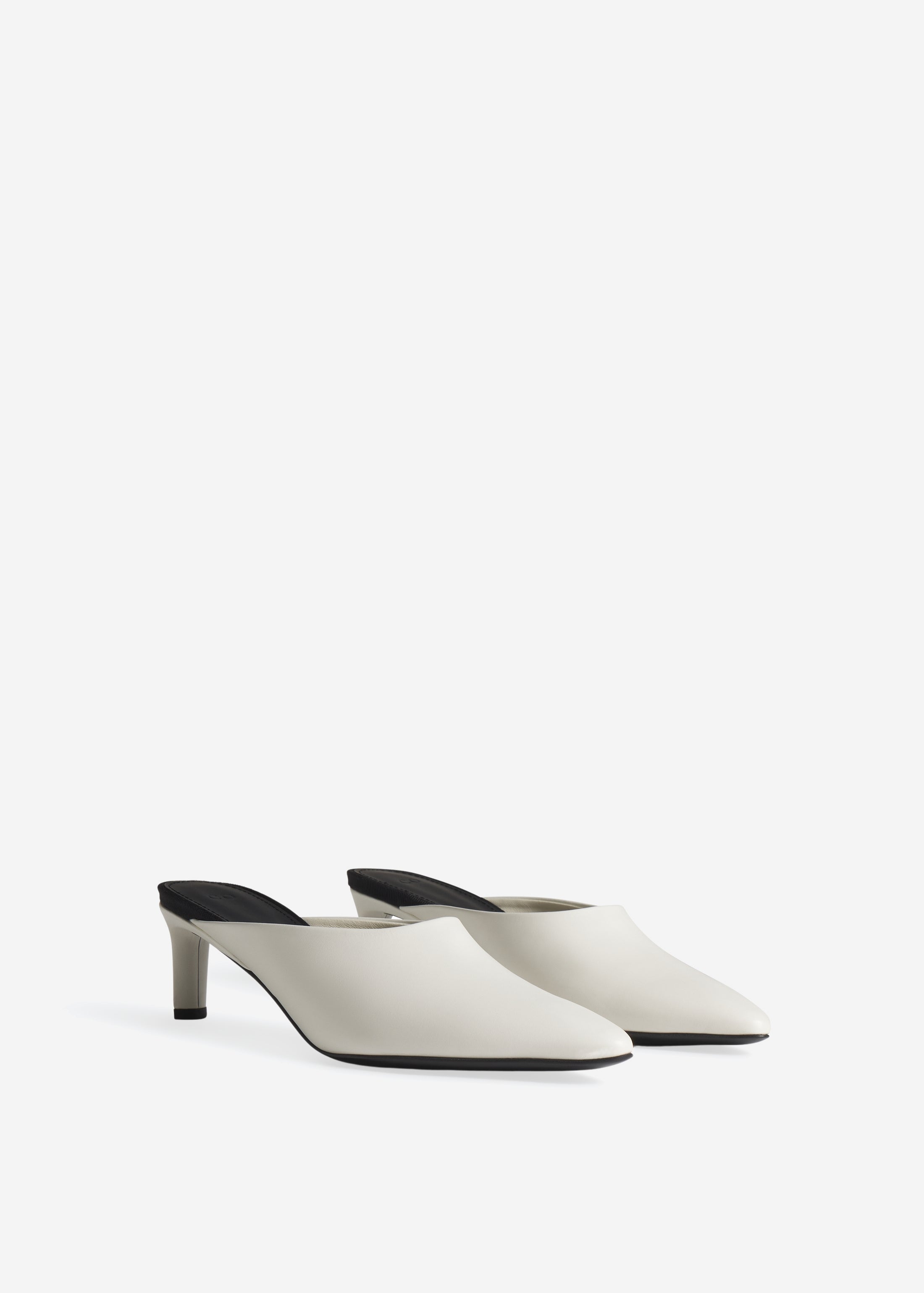 Pointed Toe Mule in Calf Skin Leather - Ivory
