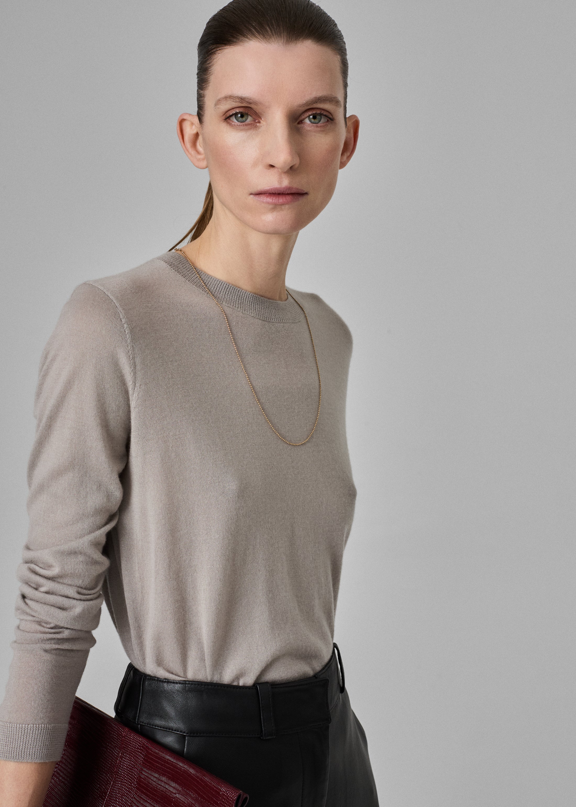 Long Sleeve Crew in Fine Cashmere - Stone