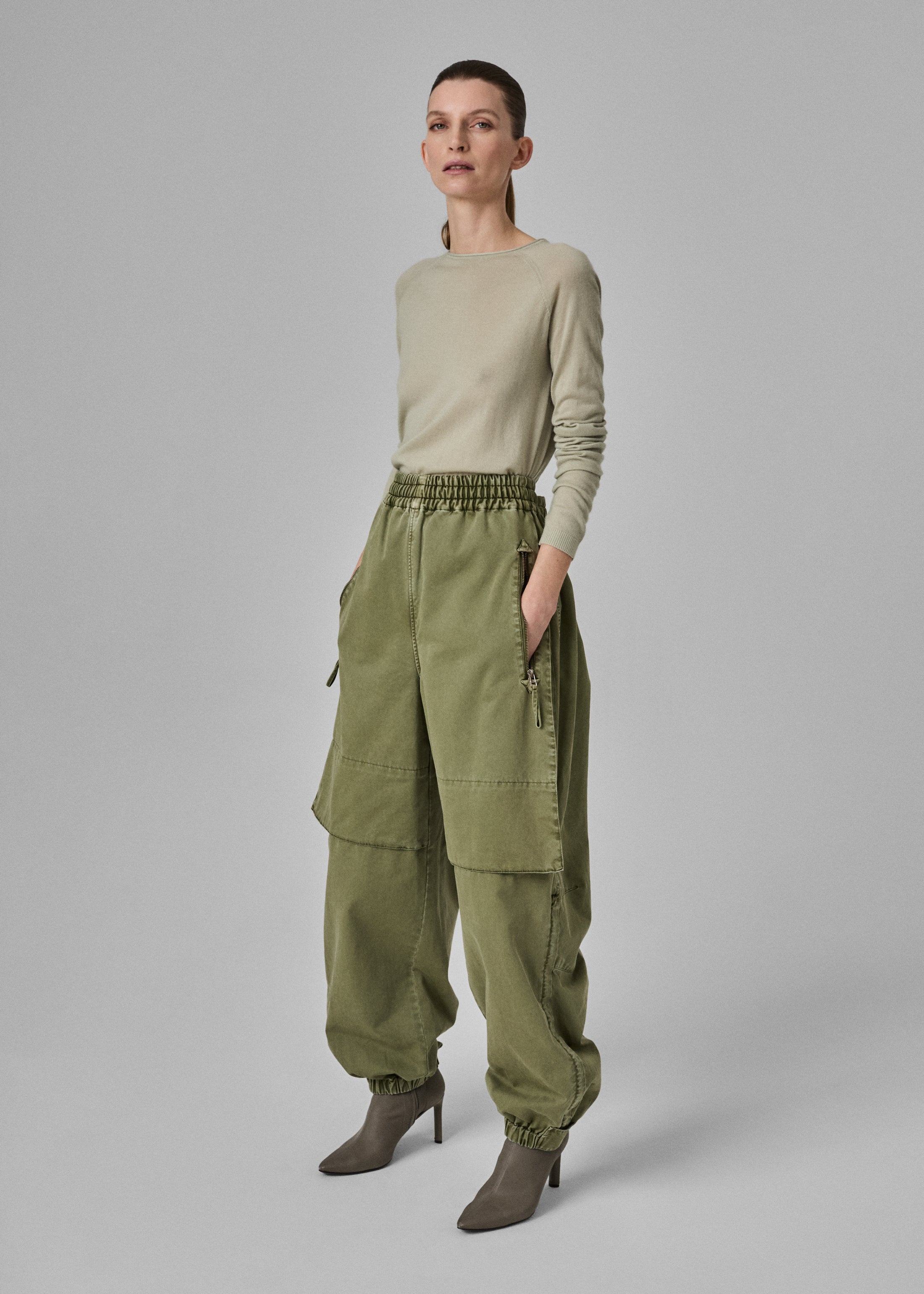 Articulated Pant in Cotton Twill - Army Green