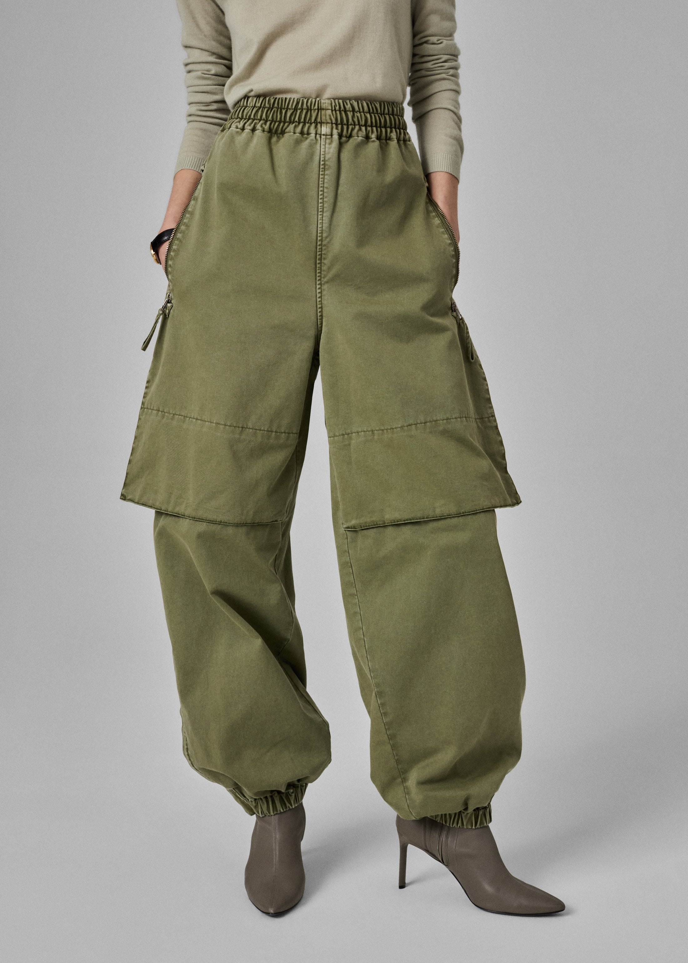 Articulated Pant in Cotton Twill - Army Green