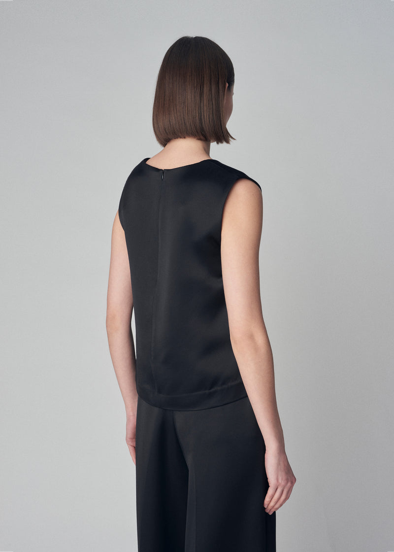 Sleeveless Scoop Neck Top in Satin  - Black - CO
