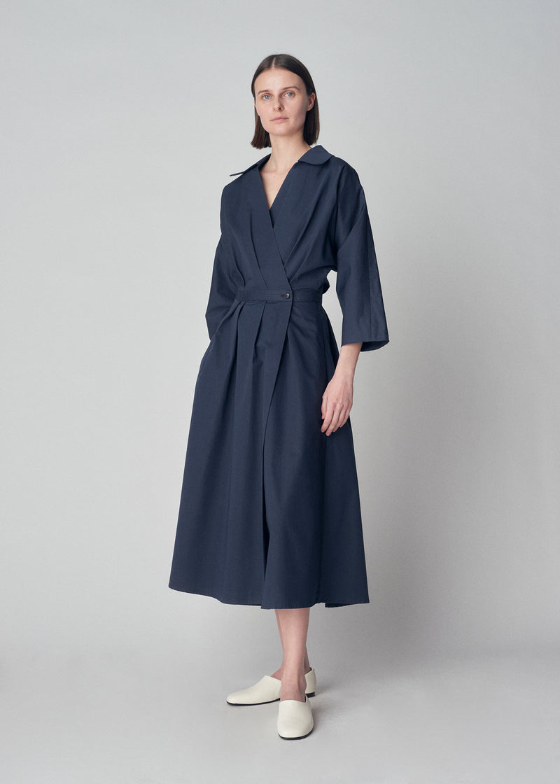 Wrapped Blouson Dress in Cotton Silk Poplin - Navy - CO