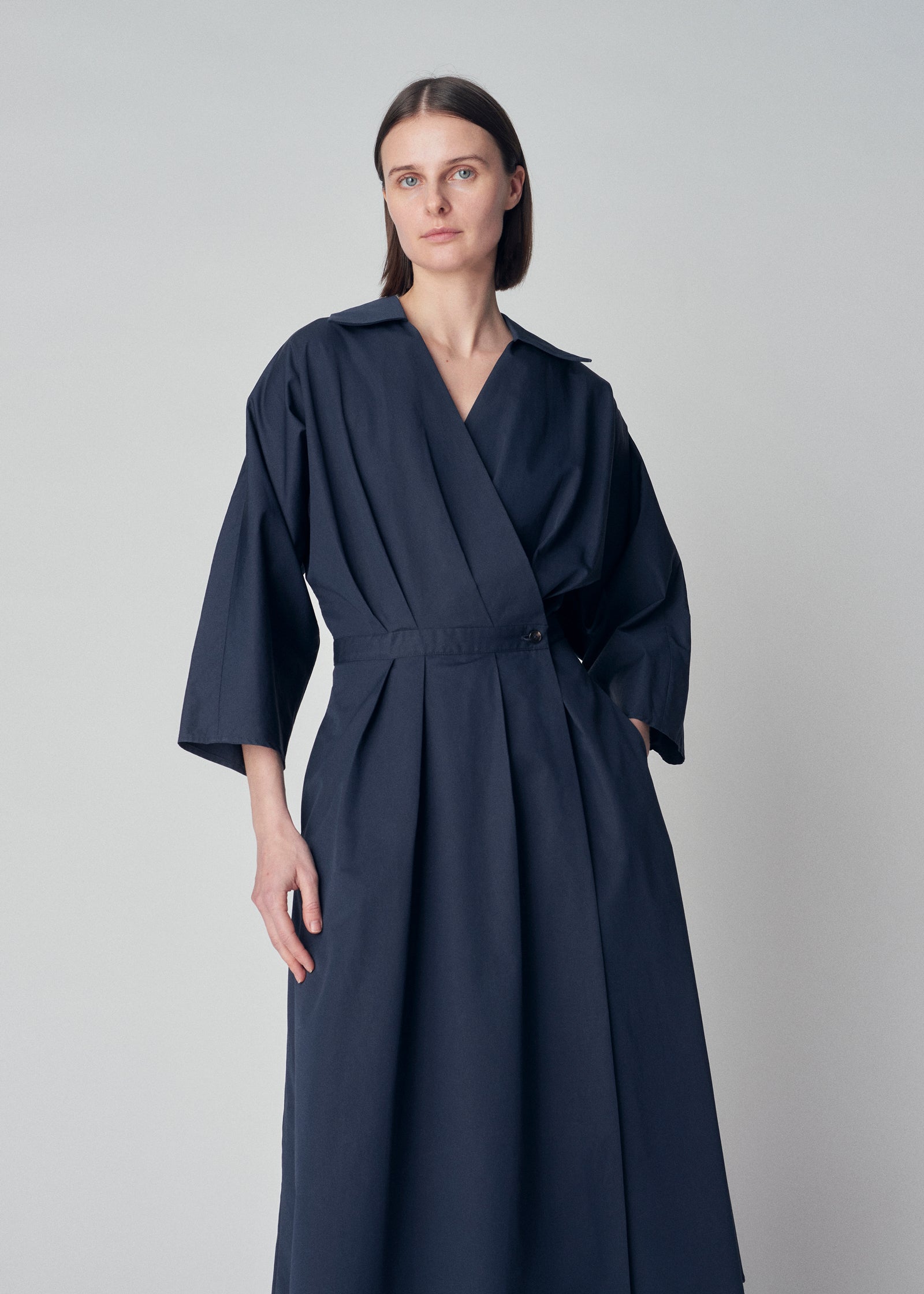 Wrapped Blouson Dress in Cotton Silk Poplin - Navy - CO Collections
