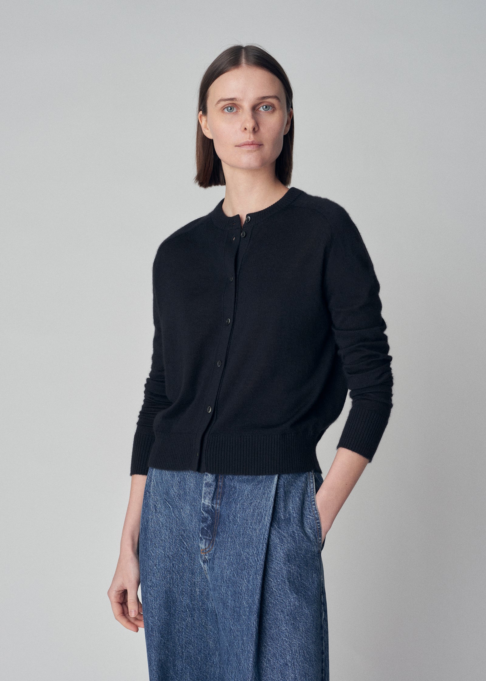 Waist Length Cardigan in Fine Cashmere  - Black - CO Collections