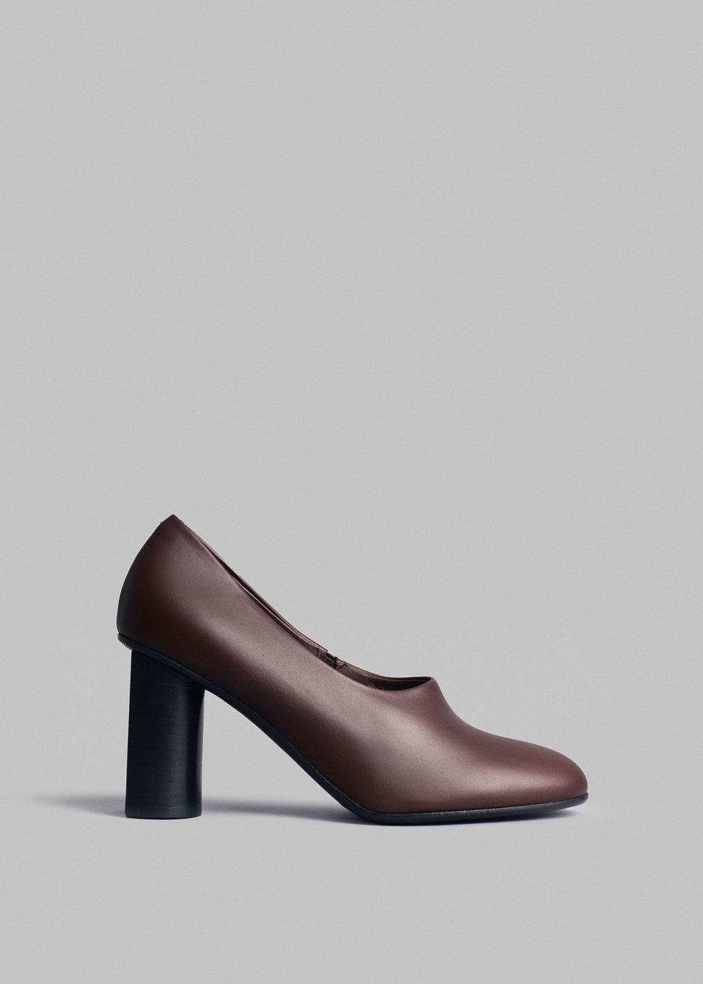 Round Toe Mid Heel Pump - Chocolate - CO