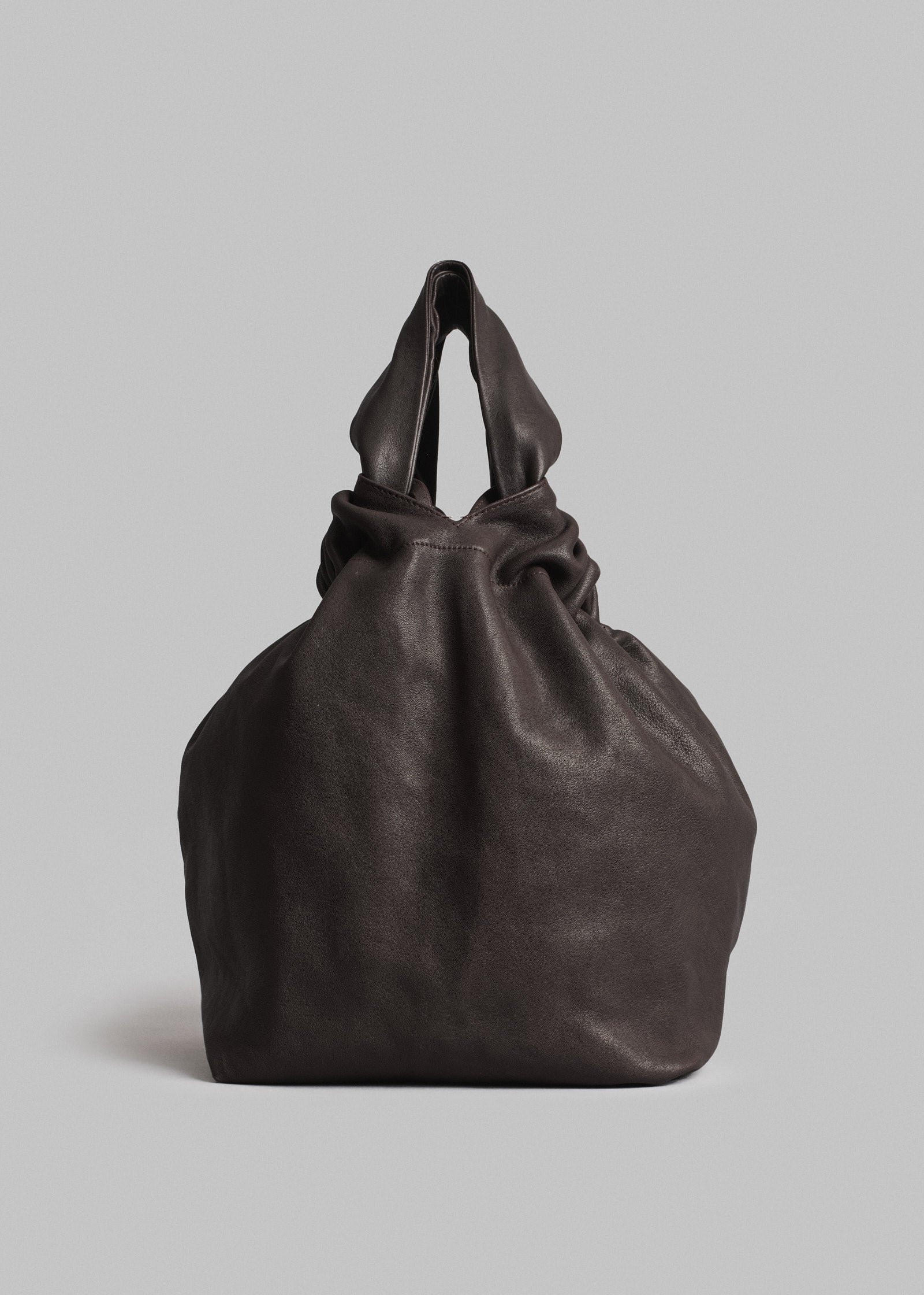 Small Drawstring Bag in Leather - Chocalate