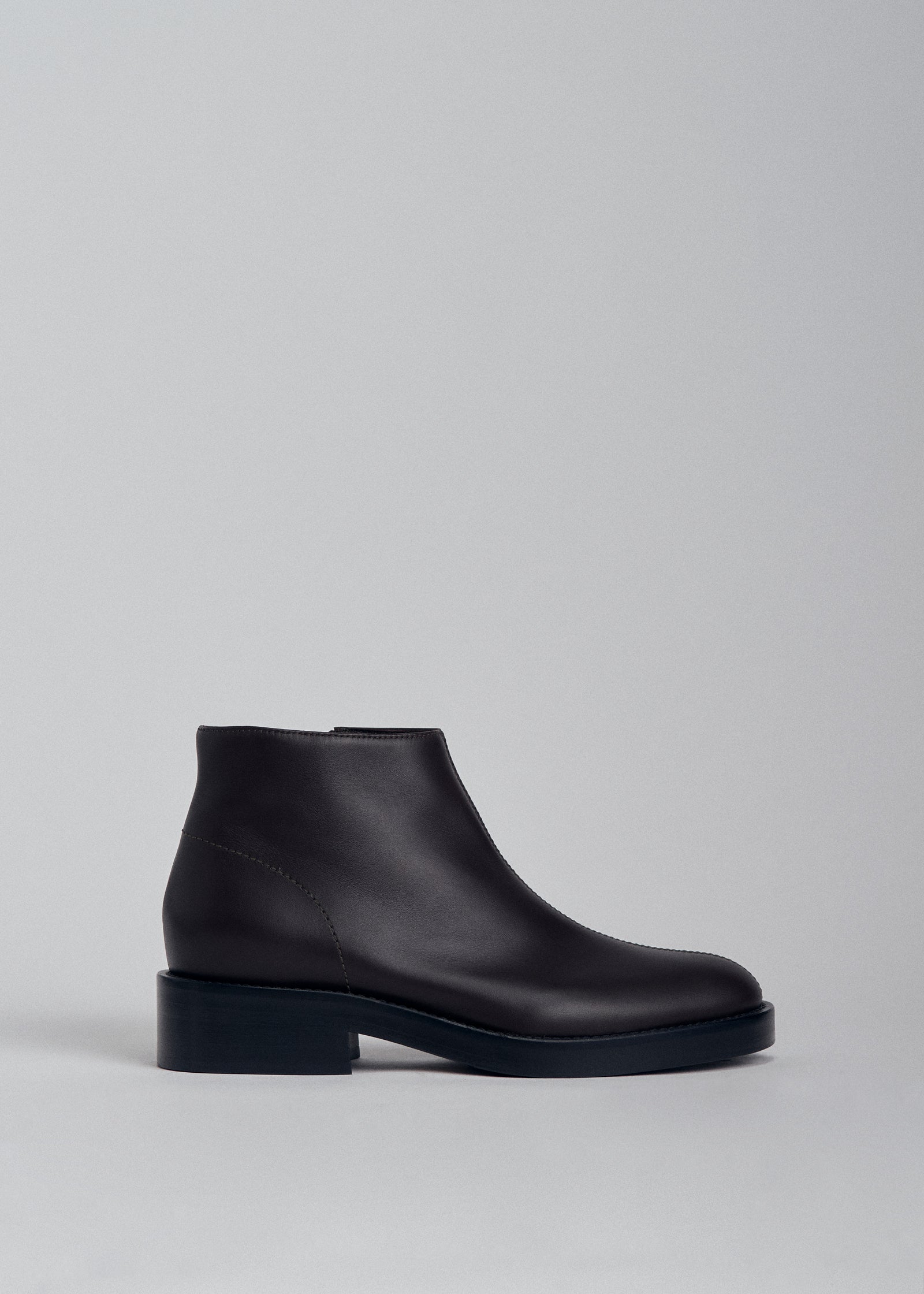 Low Ankle Boot in Smooth Leather - Espresso - CO Collections