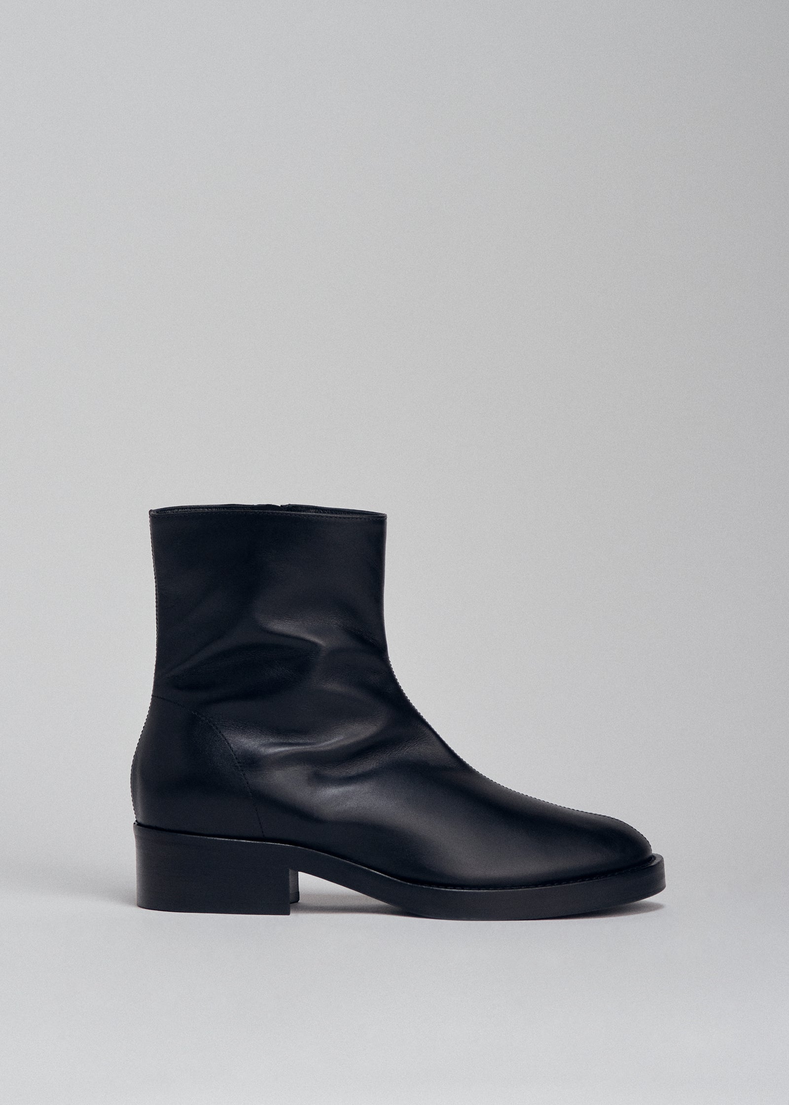 Tall Ankle Boot In Smooth Leather - Black - CO Collections