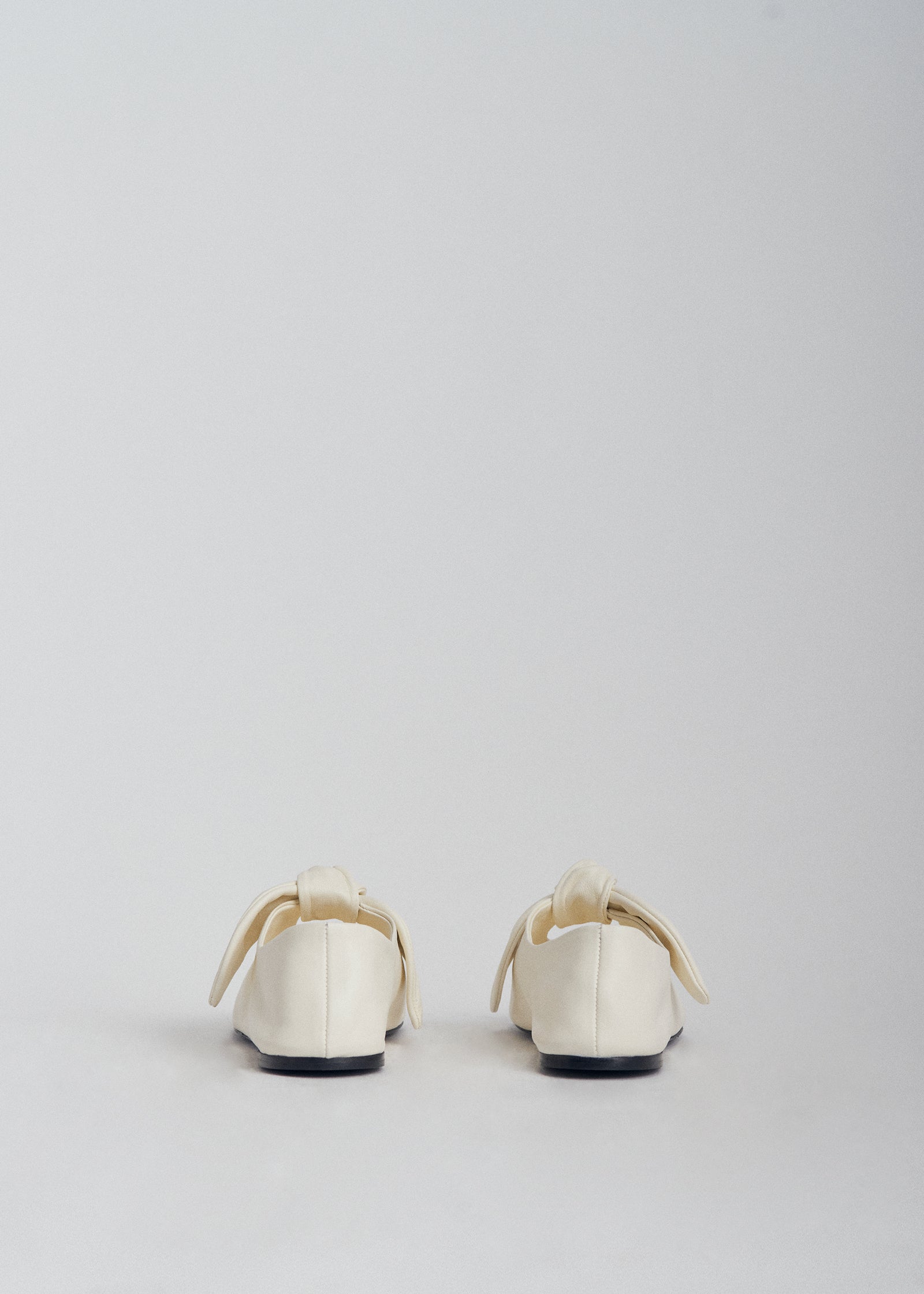 Bow Flat in Nappa Leather - Ivory - CO Collections