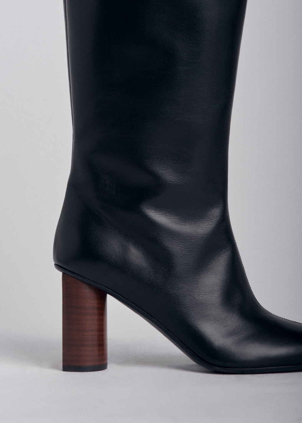 Knee High Boot in Tresor Calfskin - Black - CO