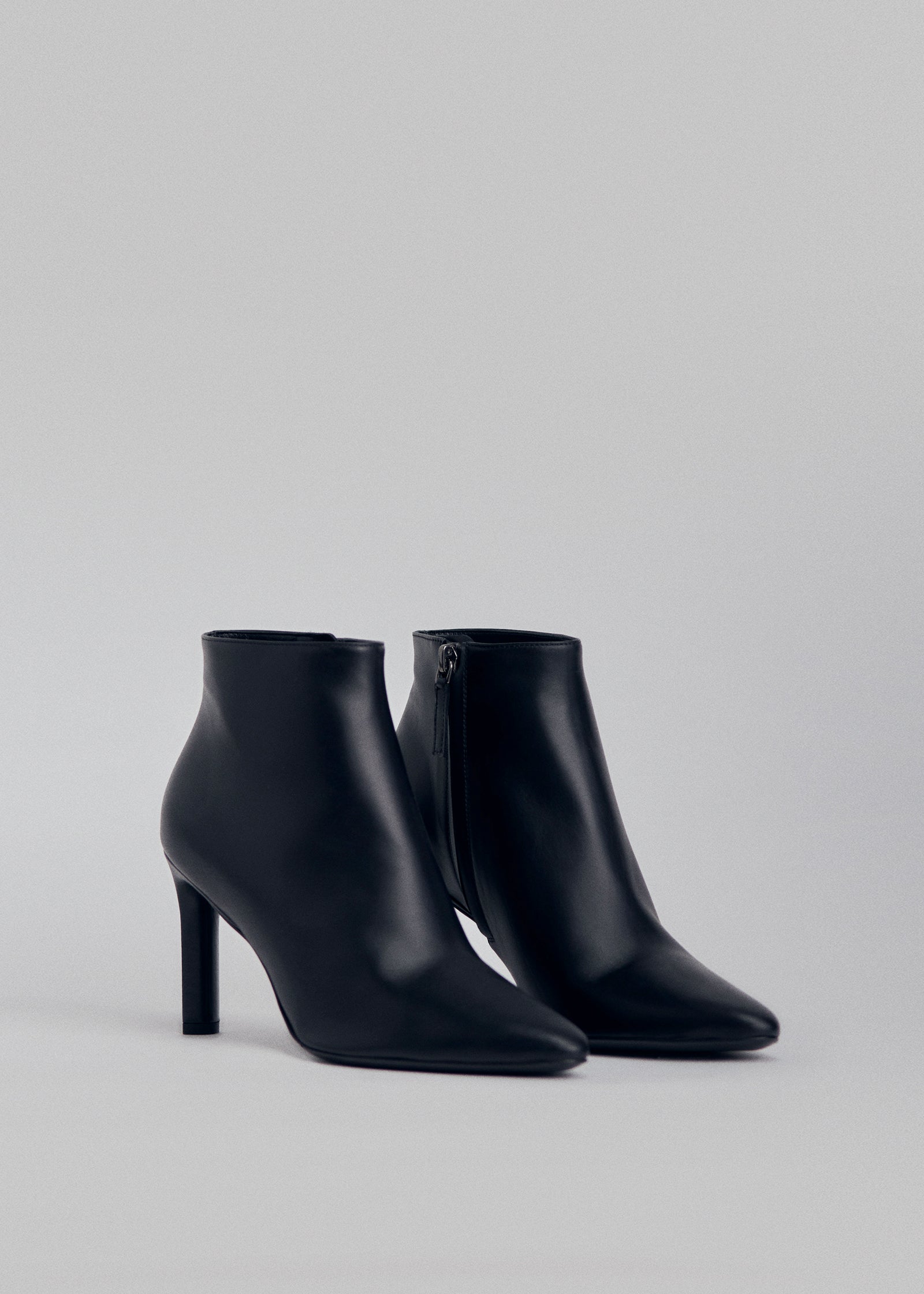 High Heel Ankle Boot in Smooth Leather - Black - CO Collections