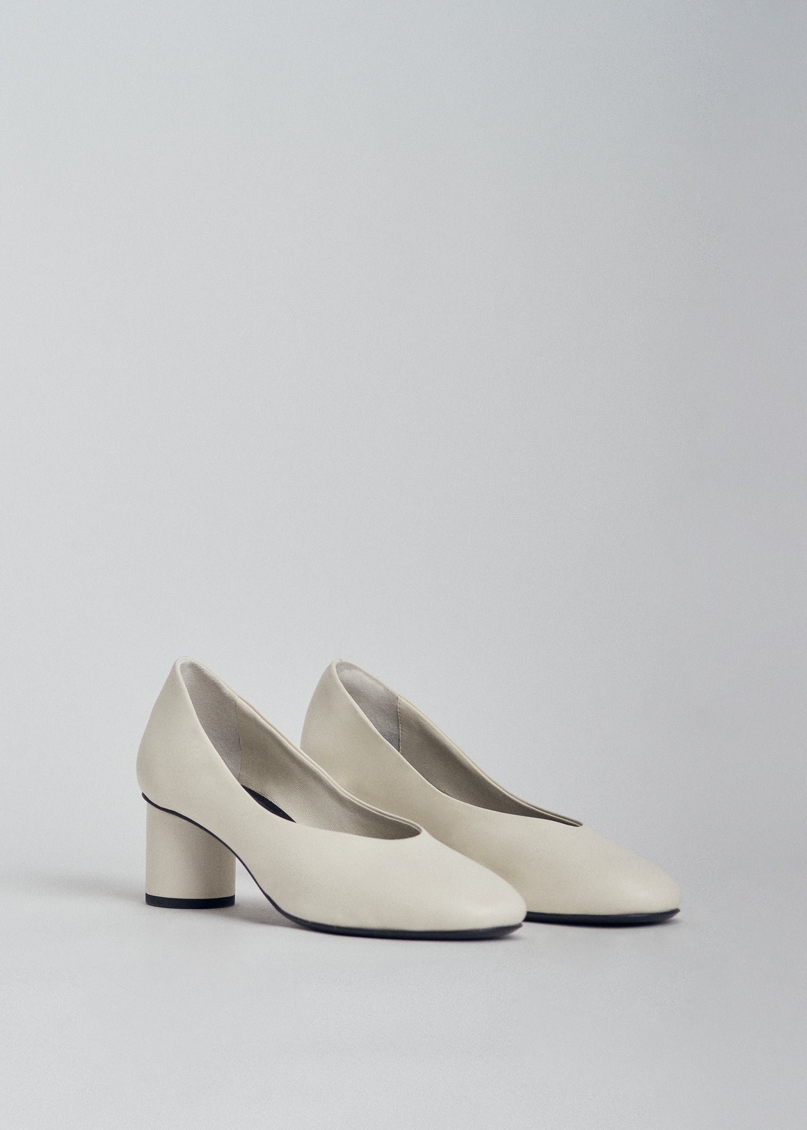 Pump Heel in Smooth Leather - Ivory - CO Collections