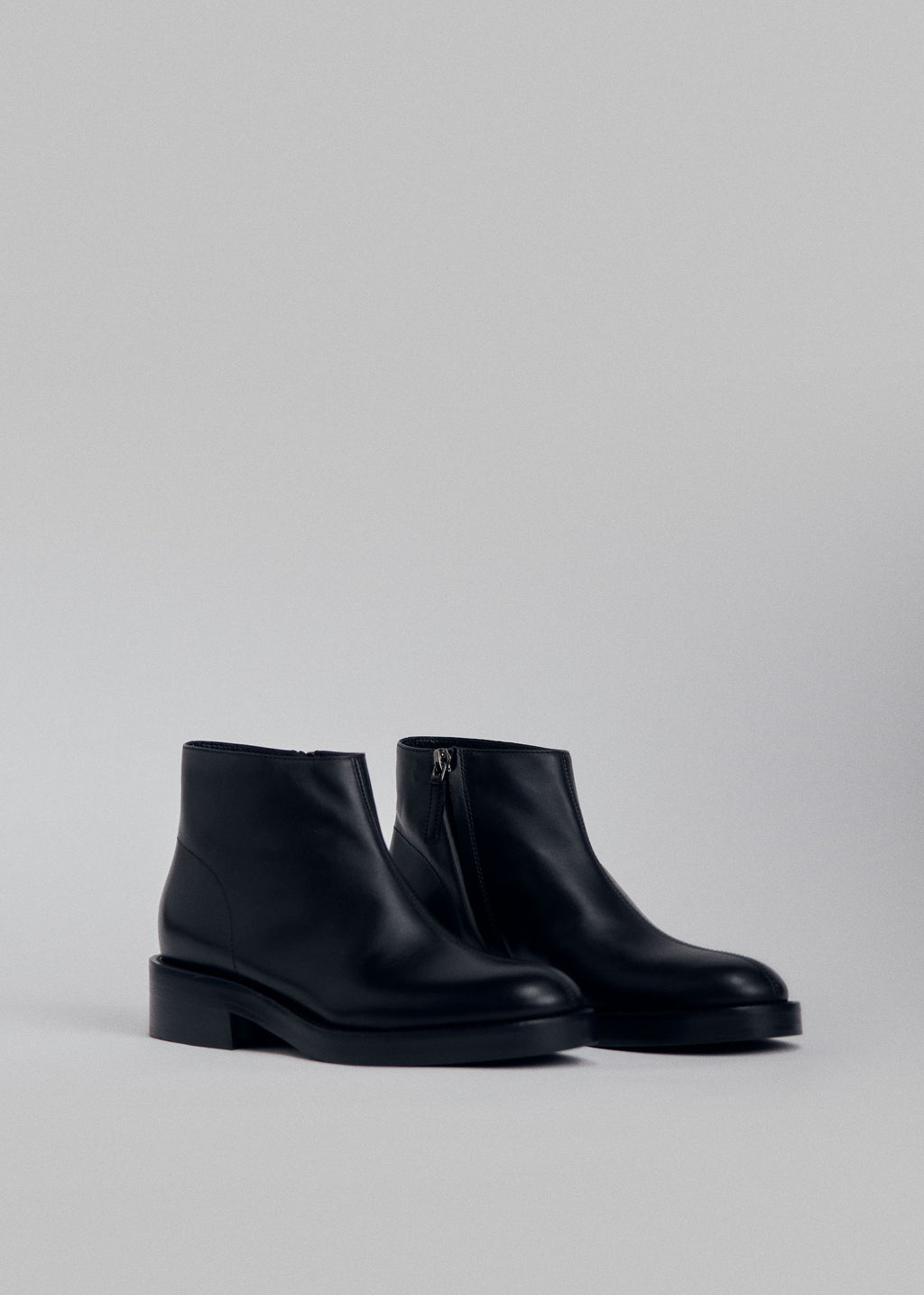 Low Ankle Boot in Leather - Black - CO