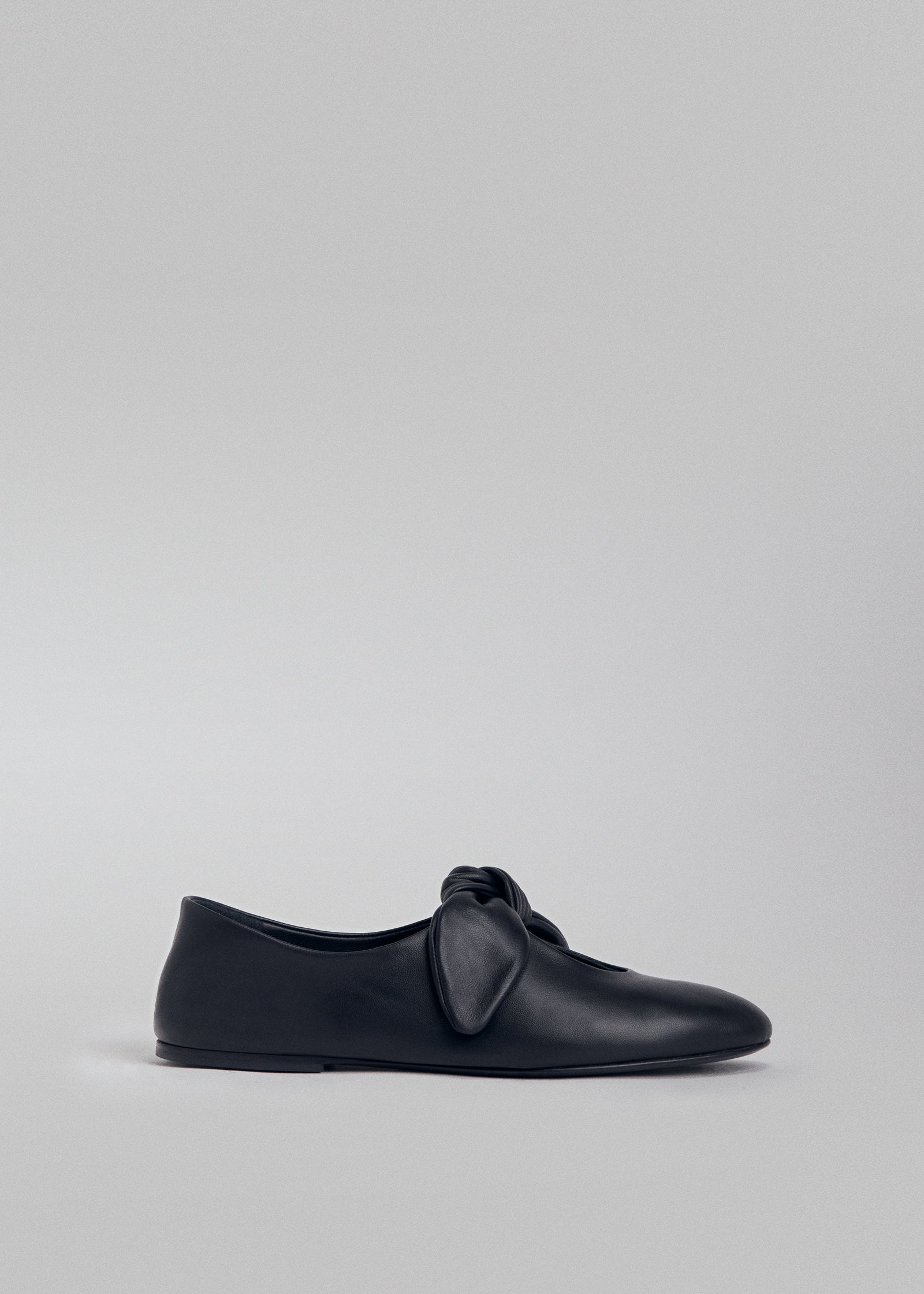 Bow Flat in Nappa Leather - Black - CO Collections