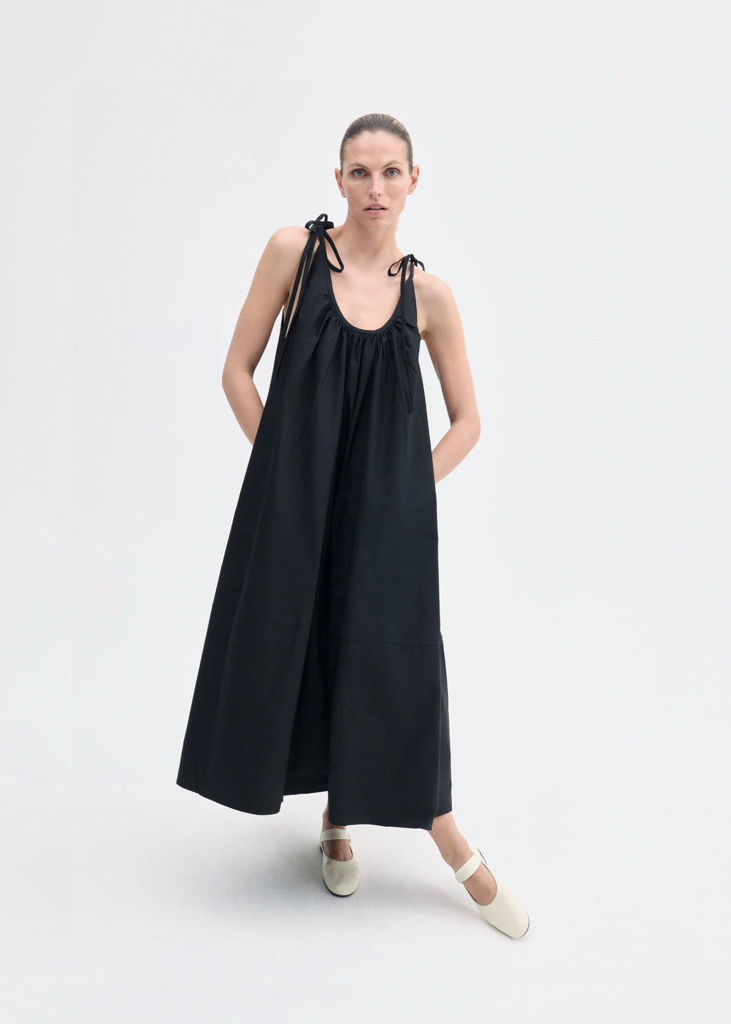 Gathered Halter Dress in Cotton Poplin - Black - CO