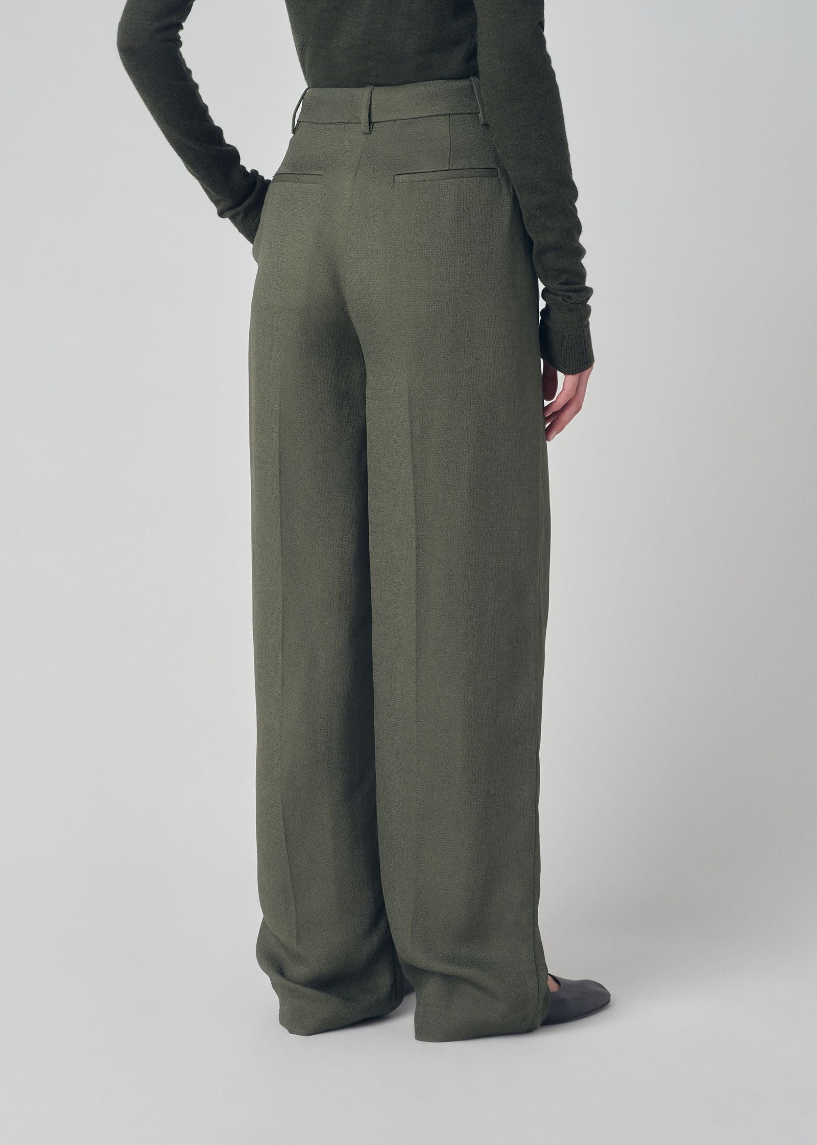 Classic Trouser in Textured Crepe - Green - CO Collections